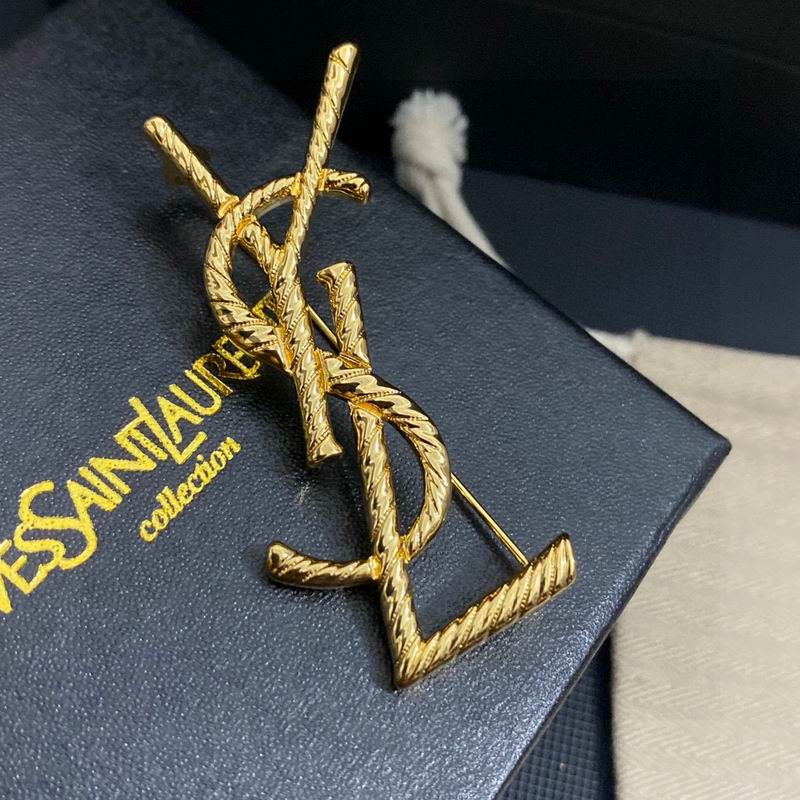 YSL Brooch 10lyr34